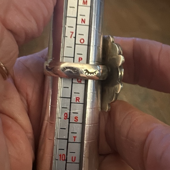 Native made Wampum Sterling ring and 2 pair large wampum dangle earrings. Sz 8 - Picture 7 of 7